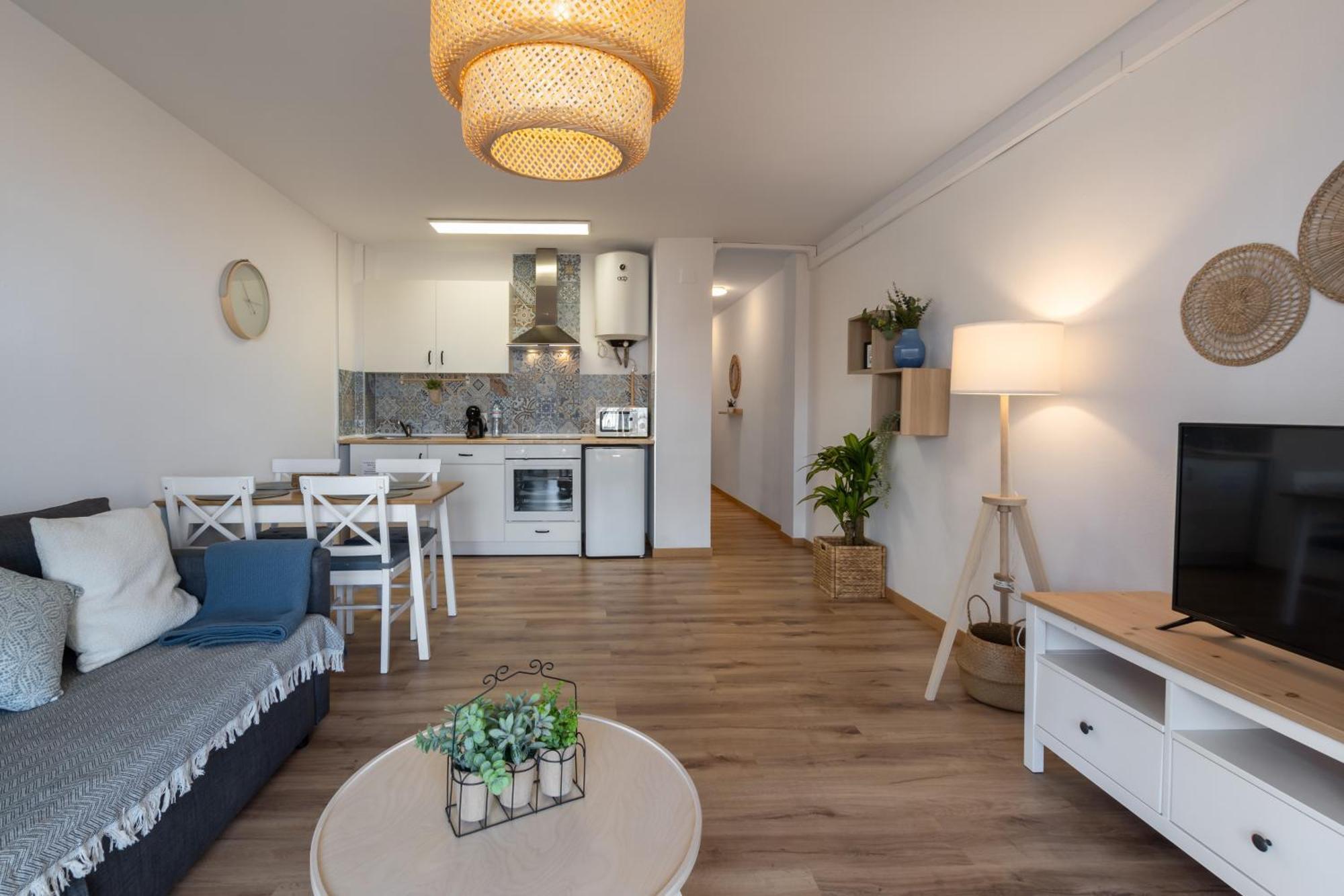 Renovated Apartment On Beachside With Pool Nerja Eksteriør billede