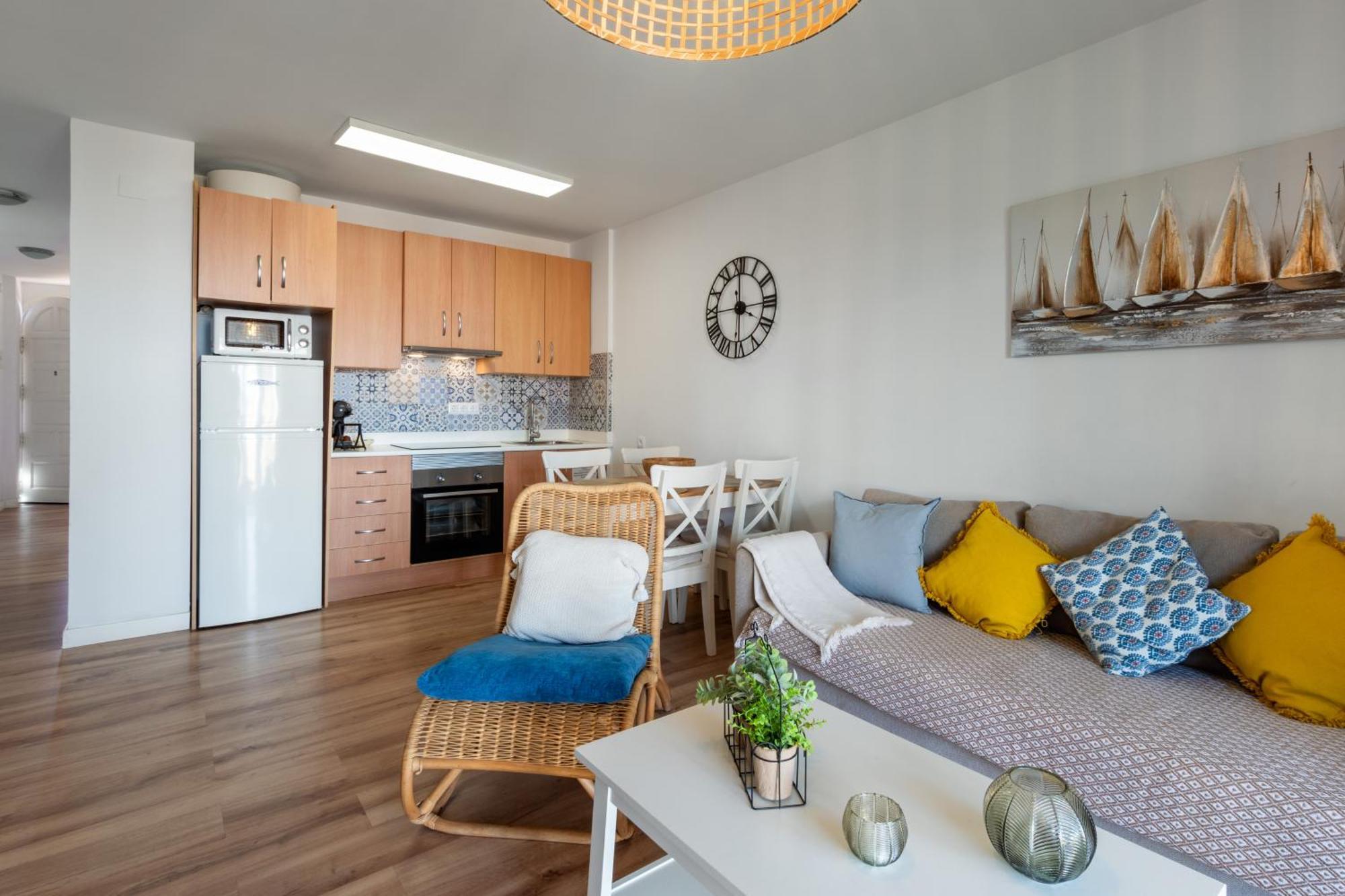 Renovated Apartment On Beachside With Pool Nerja Eksteriør billede