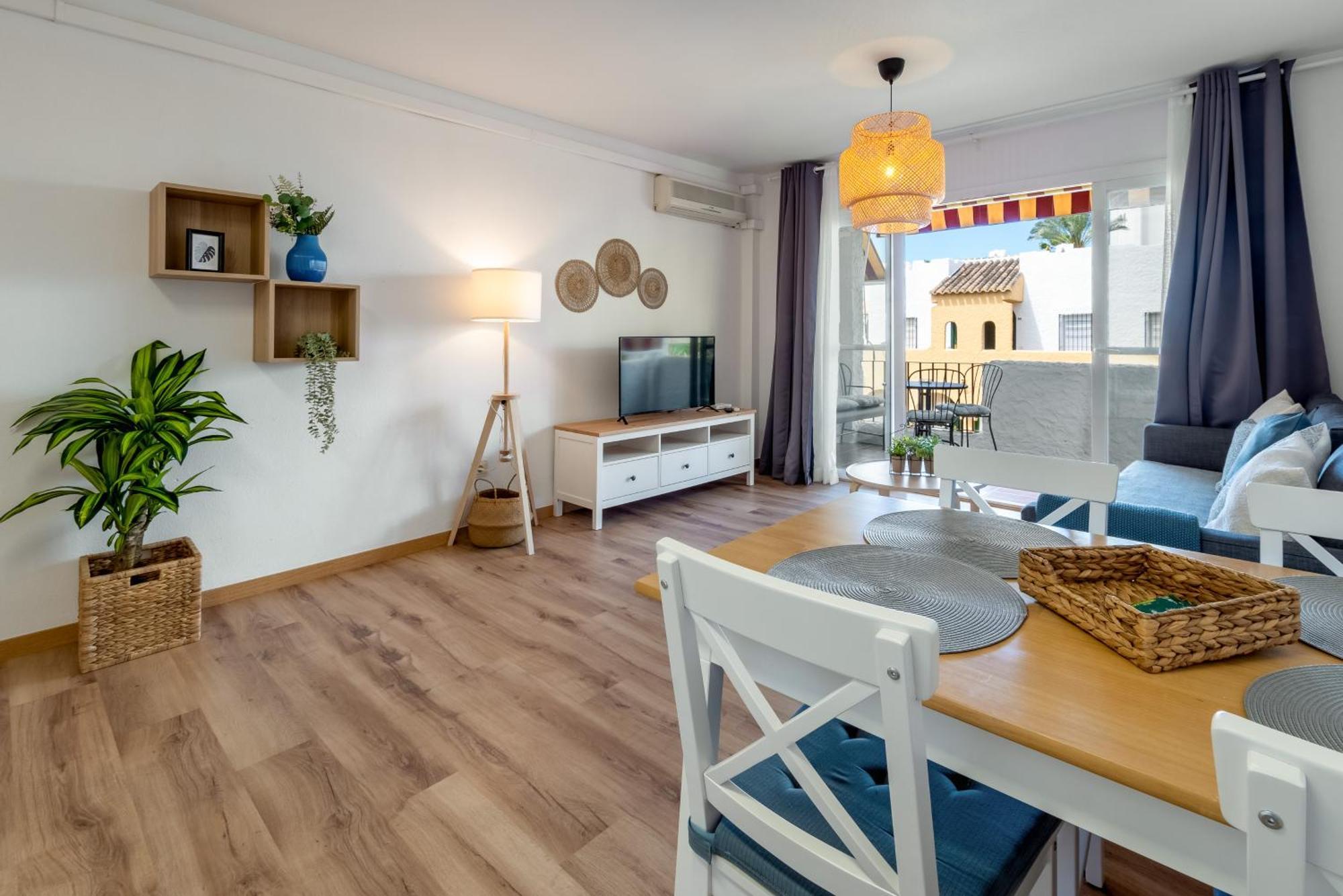 Renovated Apartment On Beachside With Pool Nerja Eksteriør billede