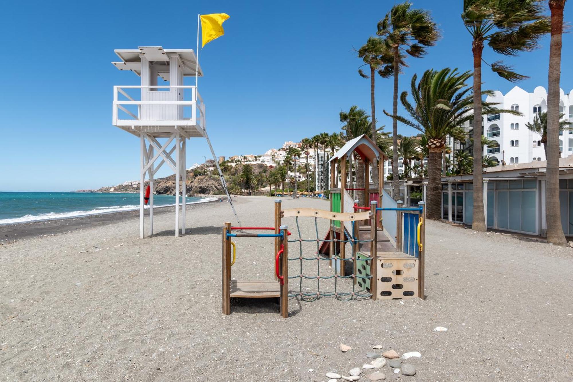 Renovated Apartment On Beachside With Pool Nerja Eksteriør billede
